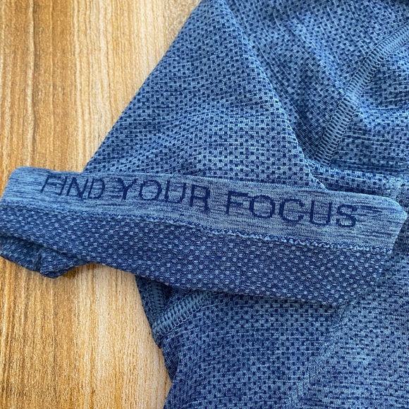 Lululemon Metal Vent Tech Short Sleeve Polo Shirt Men’s Size S Blue EUC - Picture 7 of 12